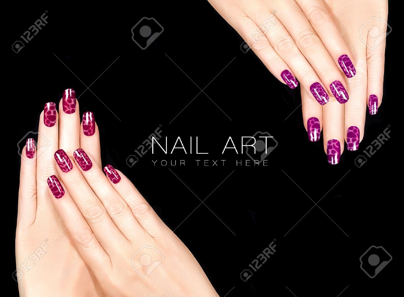 Banque d\u0027images , Colorful Nail Art. Tendance vernis craquelé des ongles en rouge. Tendance de tatouage manucure et ongles. Gros plan d\u0027une femme les mains