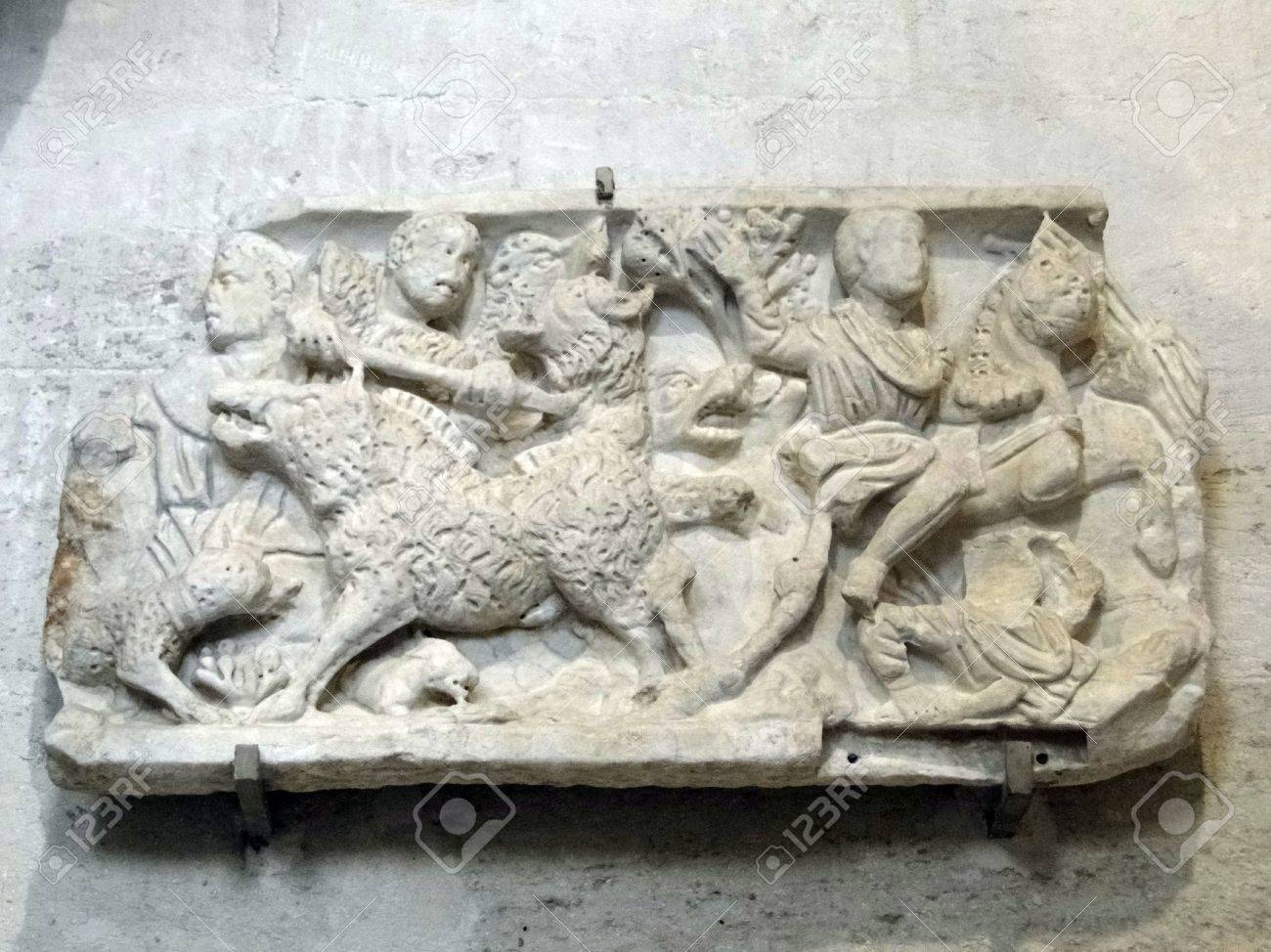 アヴィニョン フランスの装飾 古代ローマ彫刻詳細 の写真素材 画像素材 Image アヴィニョン フランスの装飾 古代ローマ彫刻詳細 の写真素材 画像素材 Image