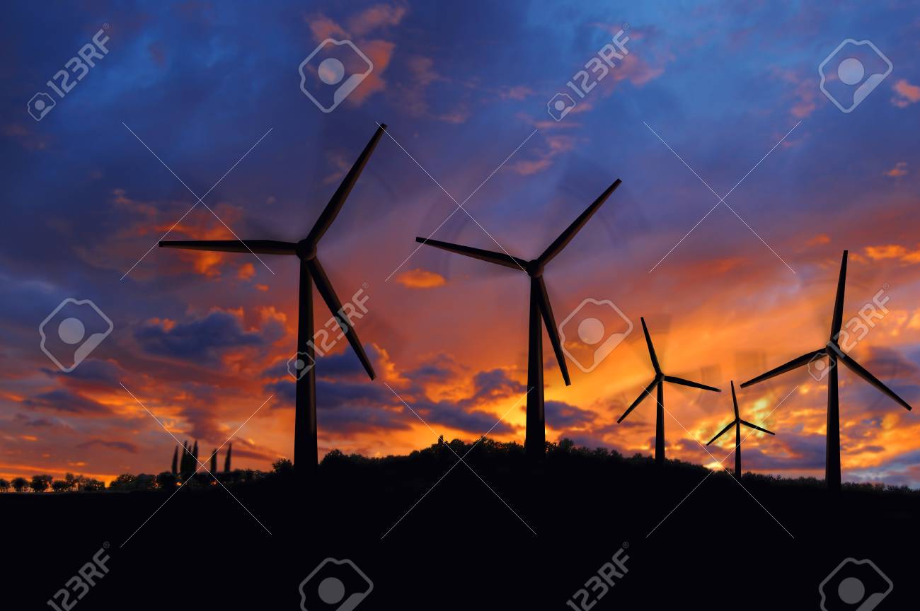 夕陽が美しい山の風力発電の 5 つのシルエット の写真素材 画像素材 Image 夕陽が美しい山の風力発電の 5 つのシルエット の写真素材 画像素材 Image