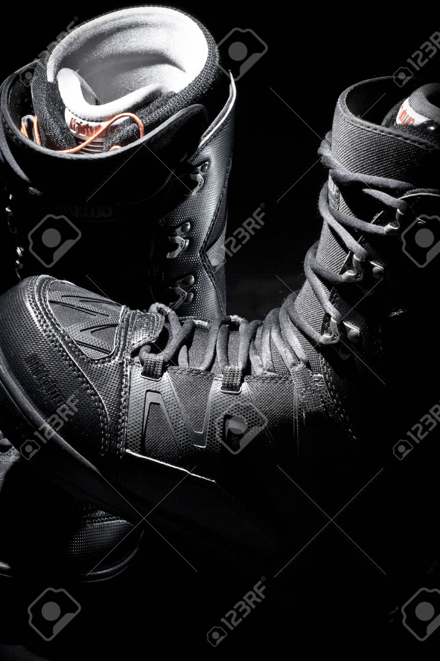 thirty two boots canada