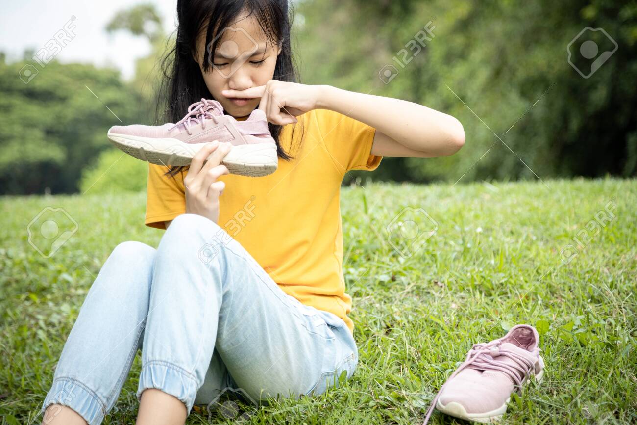 Young Girls Stinky Feet Young Girls Stinky Feet