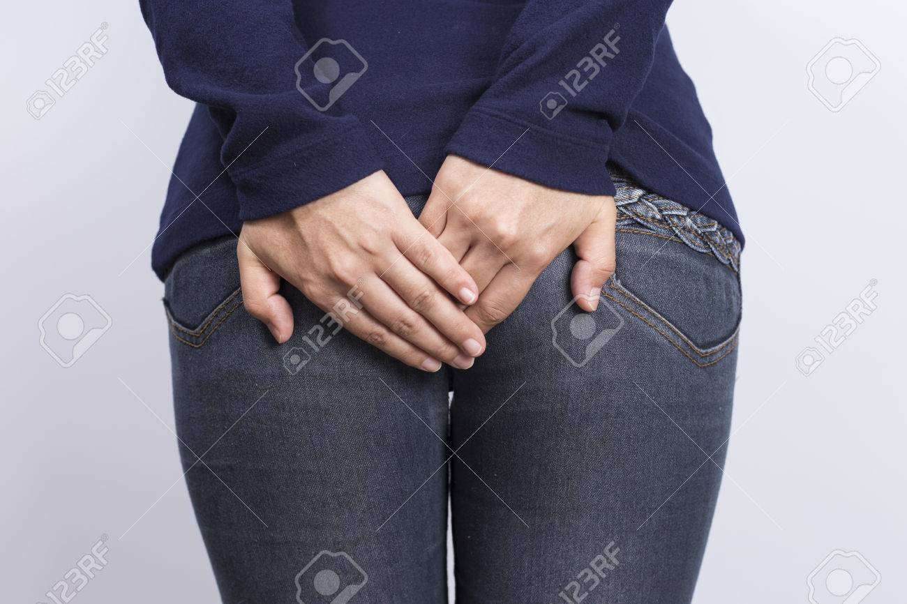 여자는 그녀의 엉덩이를 들고 설사 있습니다. 로열티 무료 사진, 그림, 이미지 그리고 스톡포토그래피. Image 51506336