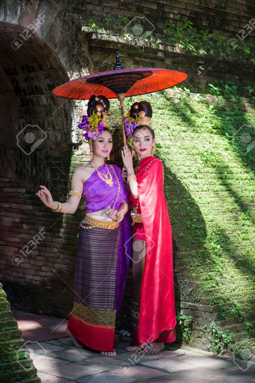 traditional day dressing