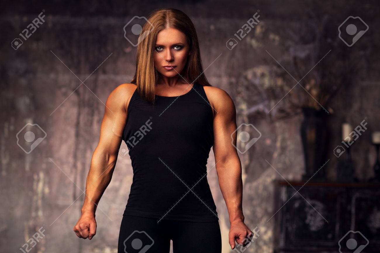 ボディ ビルダー 服 ボディ ビルダー 服