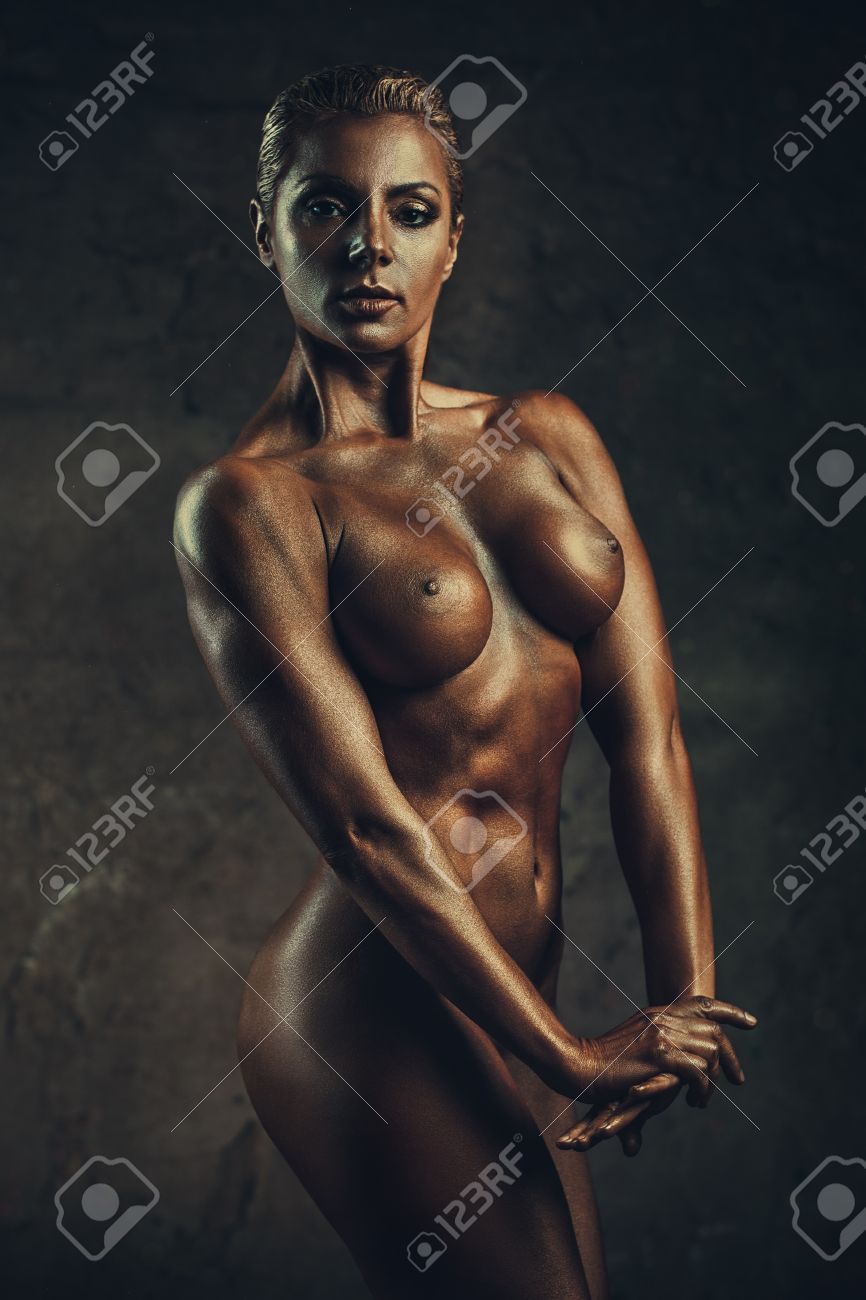 Femme culturiste nue