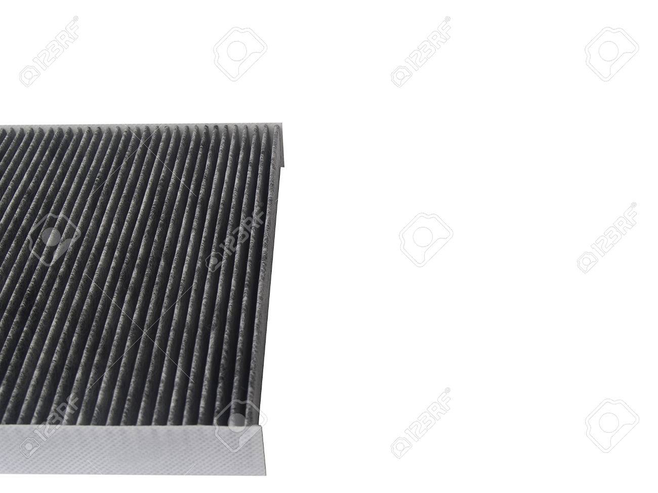 新しいカーボン車のエアコン フィルターに分離の白い背景 自動車部品および付属品 の写真素材 画像素材 Image