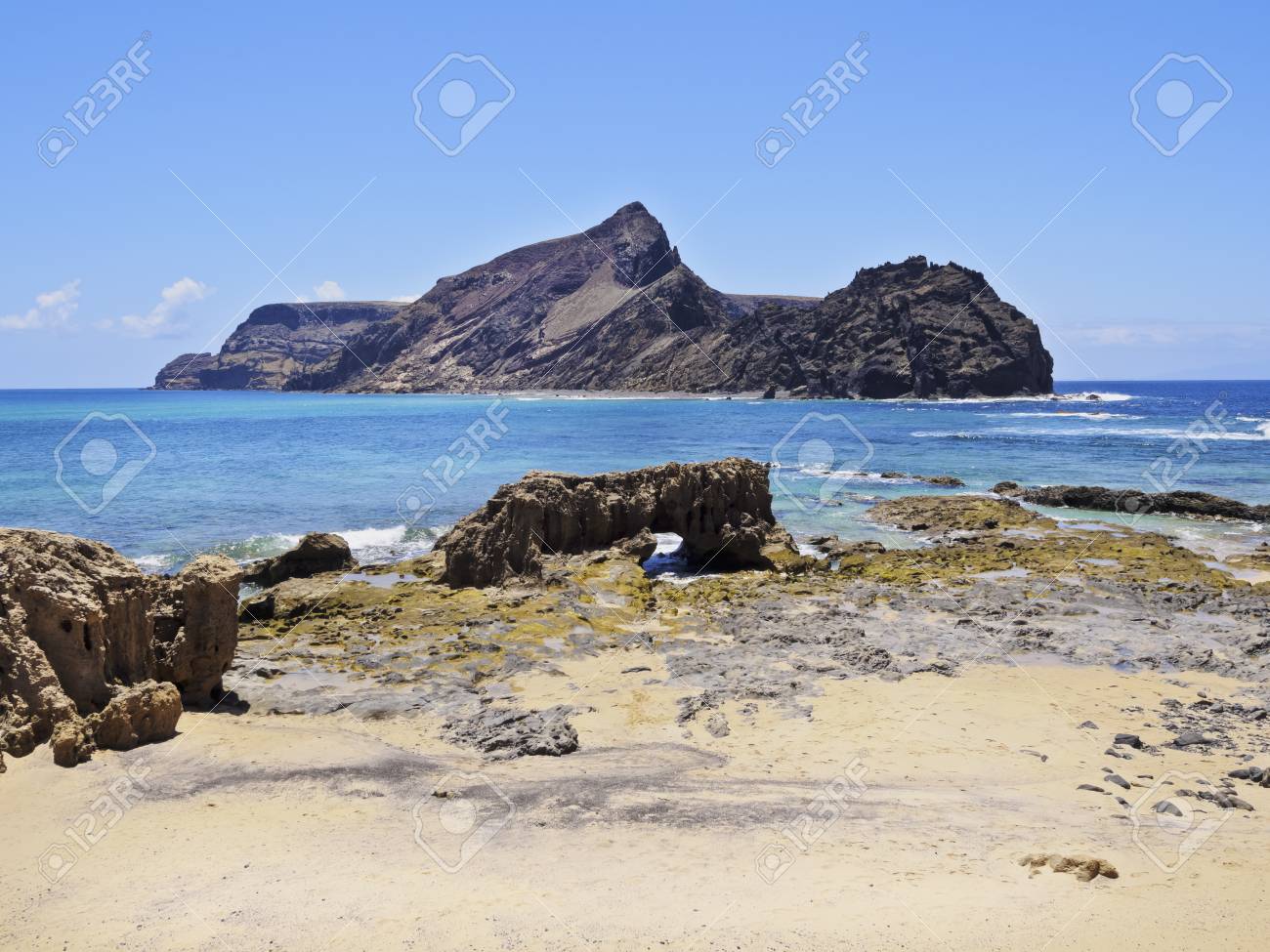 Portugal Madère Porto Santo Ponta Da Calheta Vue Sur La Plage Rocheuse De Lîle De Porto Santo