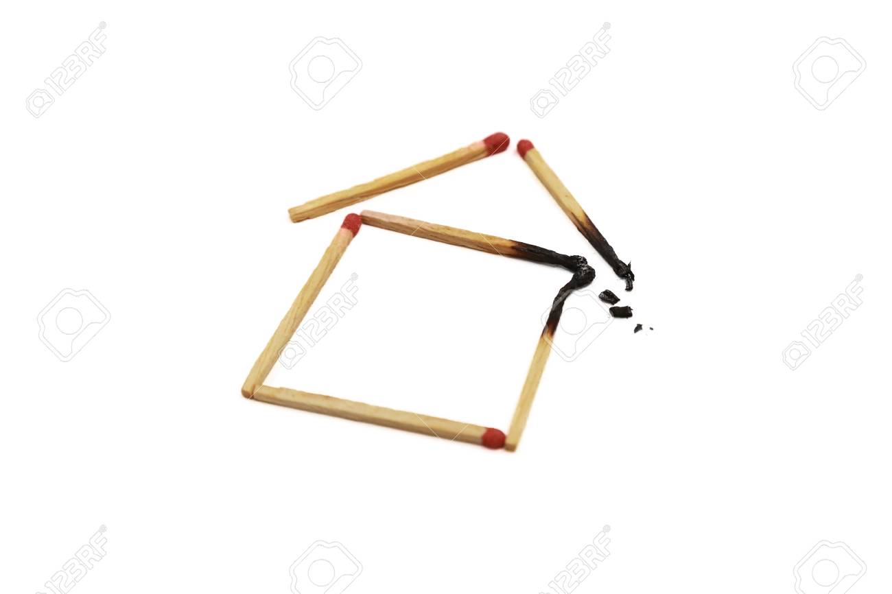 Isoliert Verbrannt Haus Aus Streichholzern Lizenzfreie Fotos