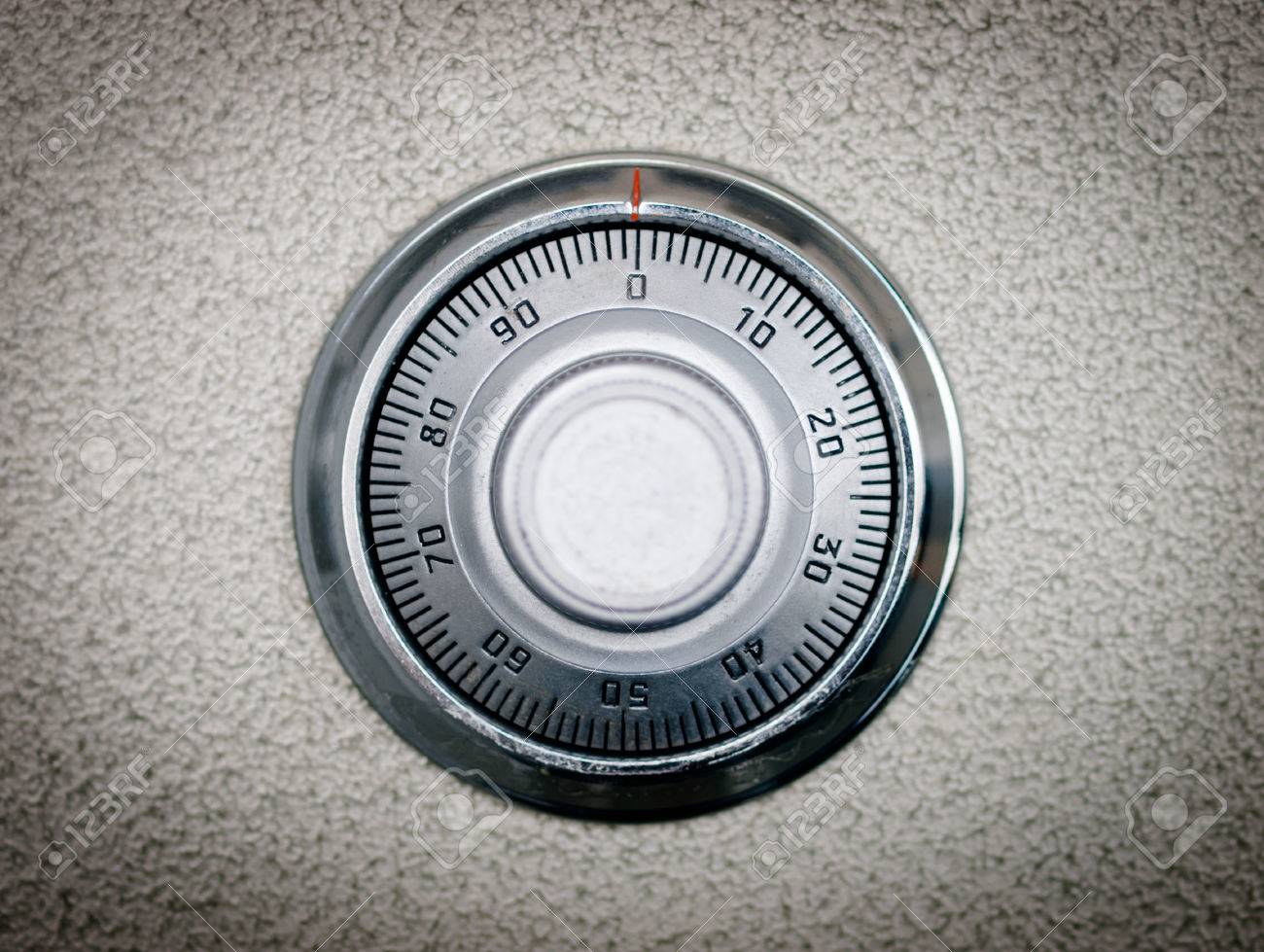 Molette De Verrouillage De Sécurité Près De Fond Banque D'Images et Photos  Libres De Droits. Image 29909096