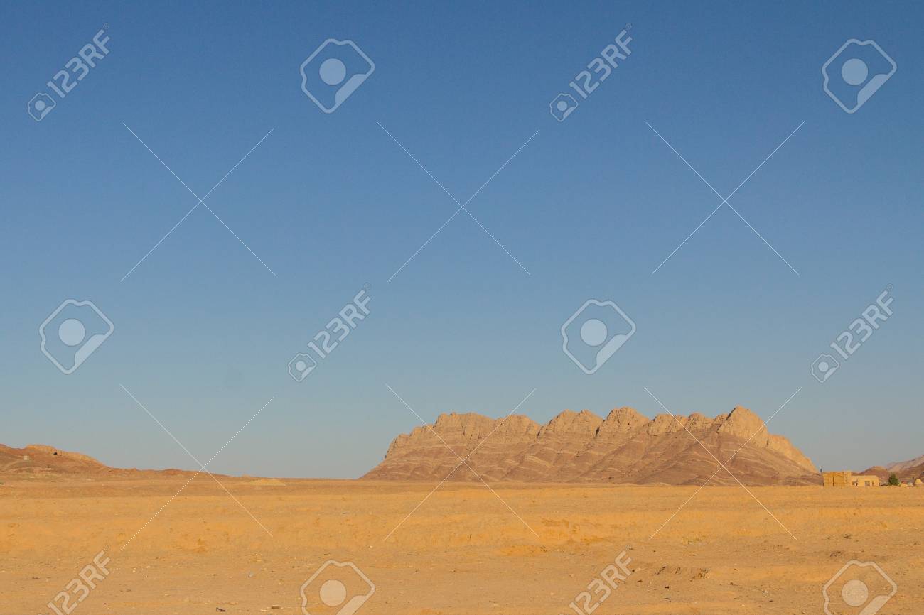 Rock Berge In Der Wuste In Der Nahe Von Yazd Iranpicture Der