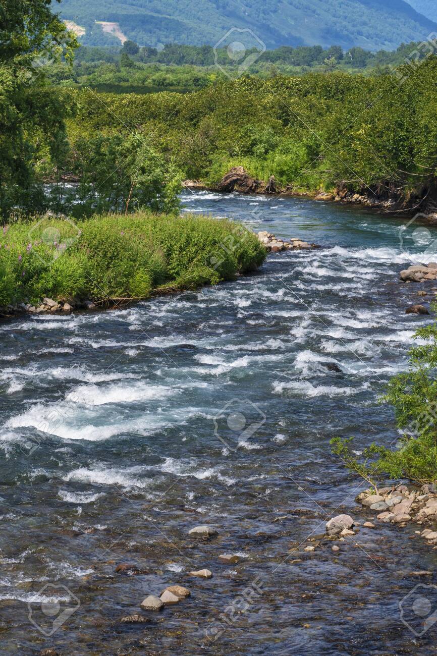 View from clear creeks 澄んだ小川の景色 View from clear creeks 澄んだ小川の景色 美しい風景-山川の