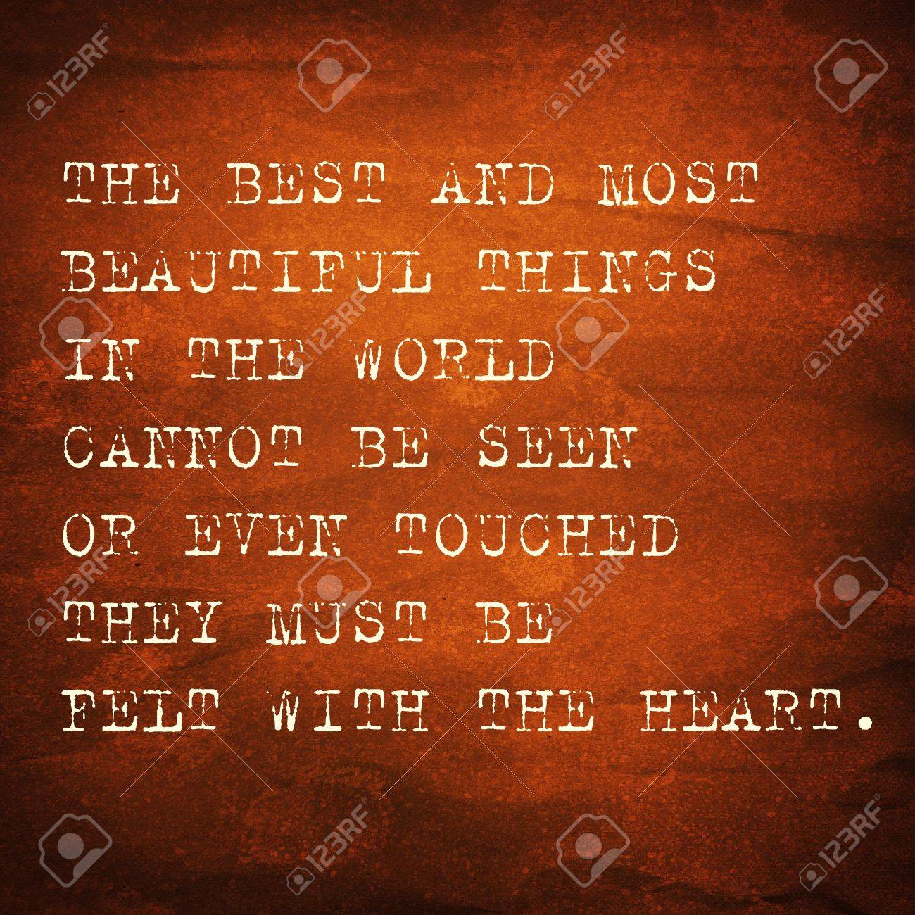 Citation Inspiree Par Helen Keller Sur Fond De Vieux Papier Banque D Images Et Photos Libres De Droits Image 9004