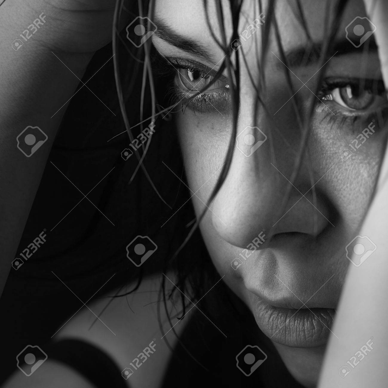 beauty girl cry on black background - 34175858 beauty girl cry on black background - 34175858