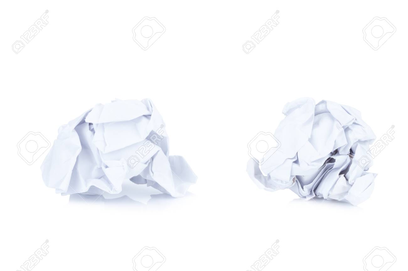 紙を丸めてボールを白で隔離 の写真素材 画像素材 Image