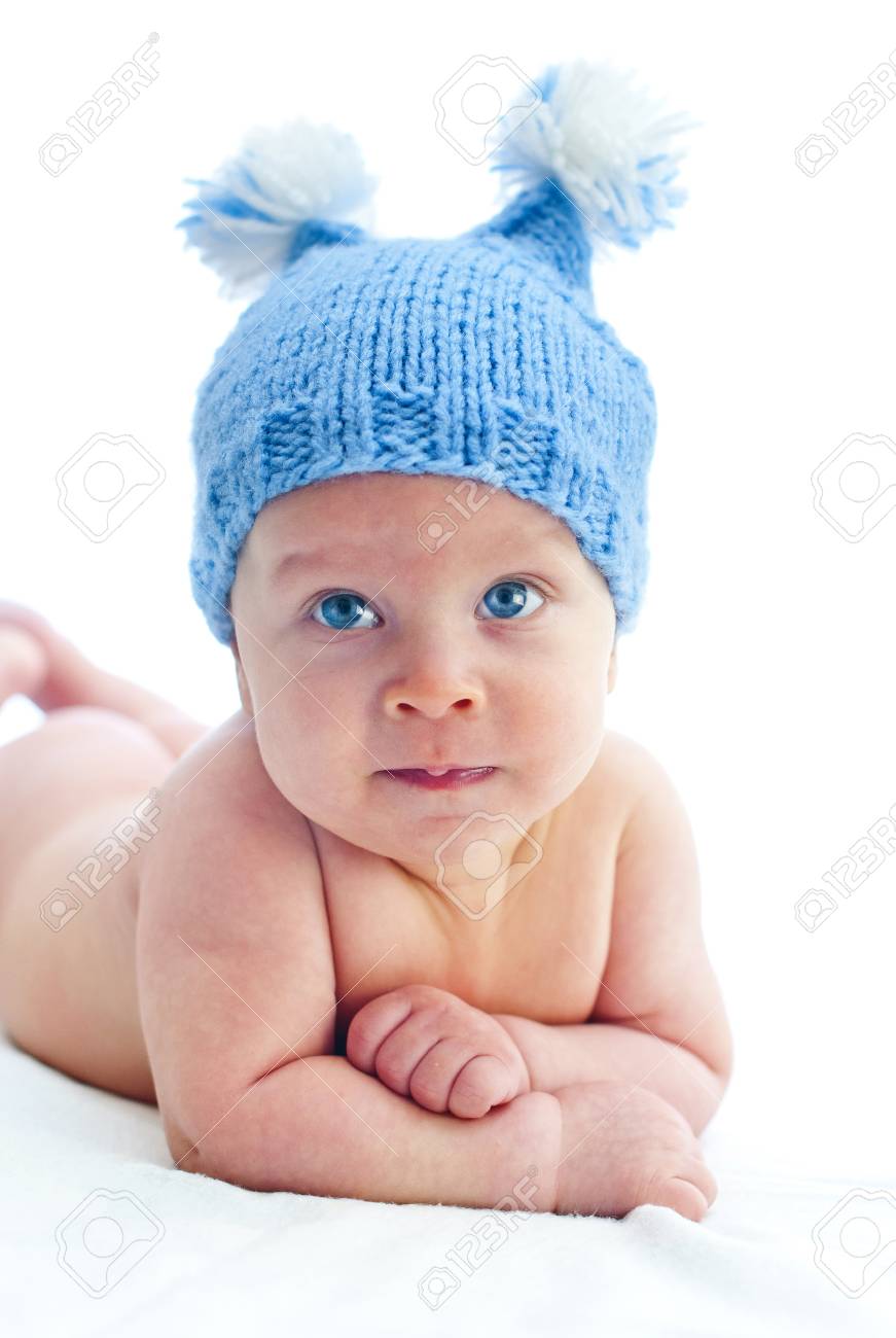 Un Enfant Aux Yeux Bleus Dans Le Chapeau Gros Yeux Bleus Bebe Mignon Yeux Bleus Les Yeux Pleins De Bonheur Yeux De Bebe Heureux Banque D Images Et Photos Libres De Droits Image