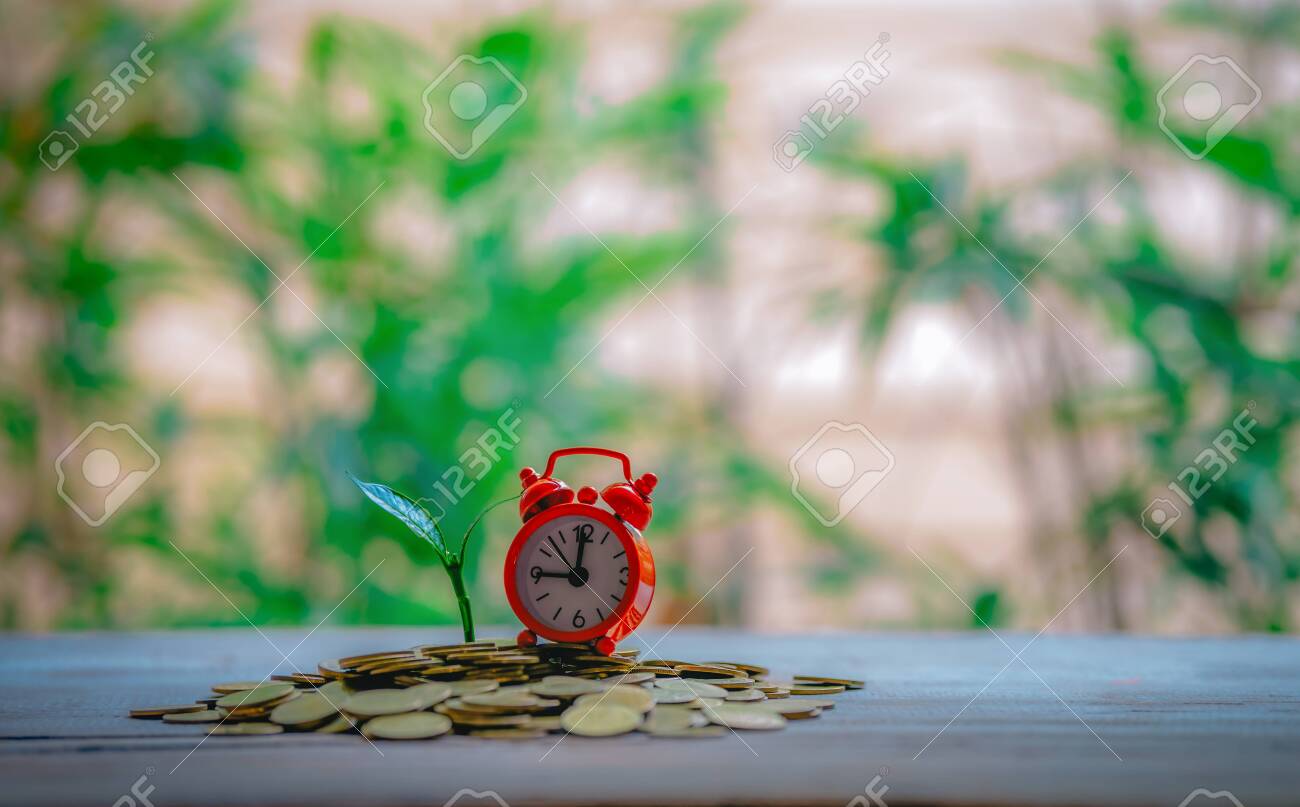 Closing time and with money growing - 122398526 Closing time and with money growing - 122398526