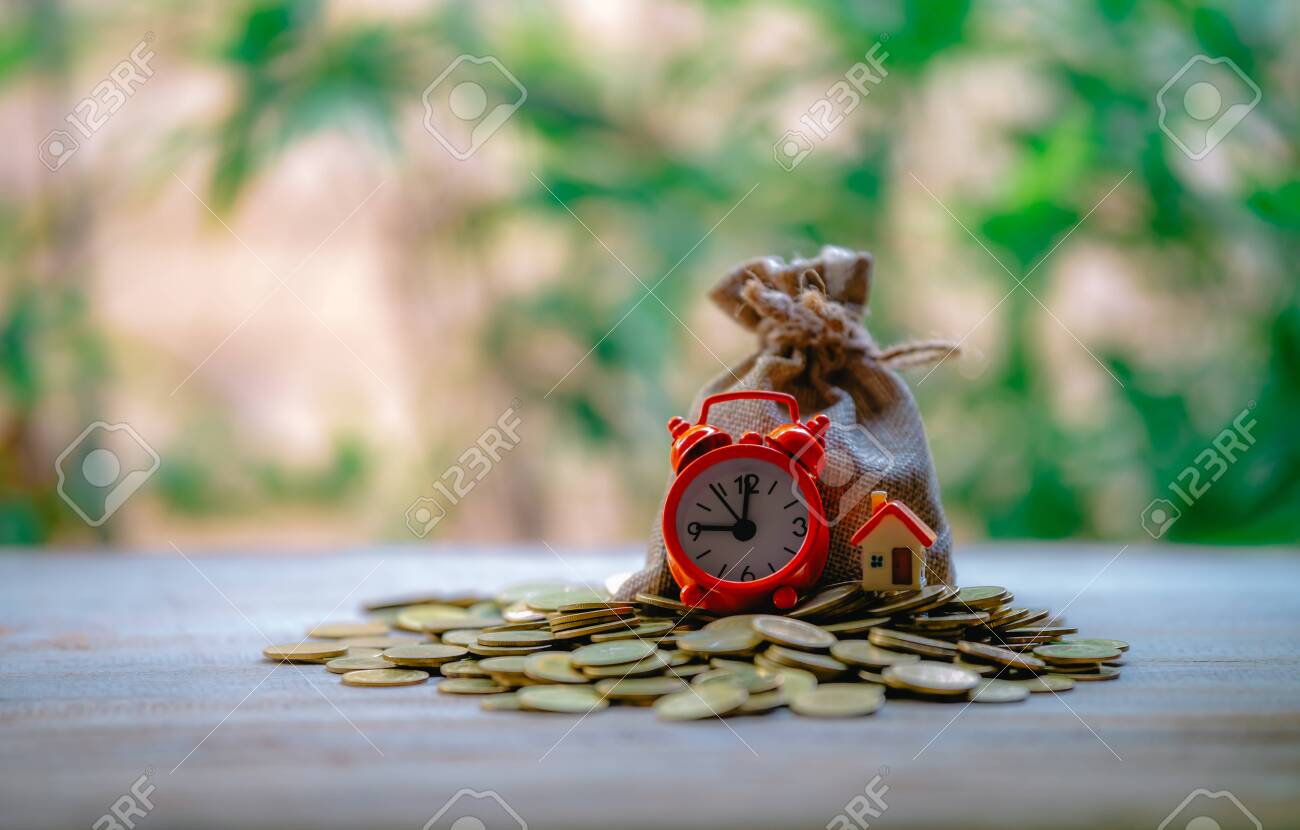 Place coins to collect coins, savings and income, or investment ideas and financial management for the future. - 122398215 Place coins to collect coins, savings and income, or investment ideas and financial management for the future. - 122398215