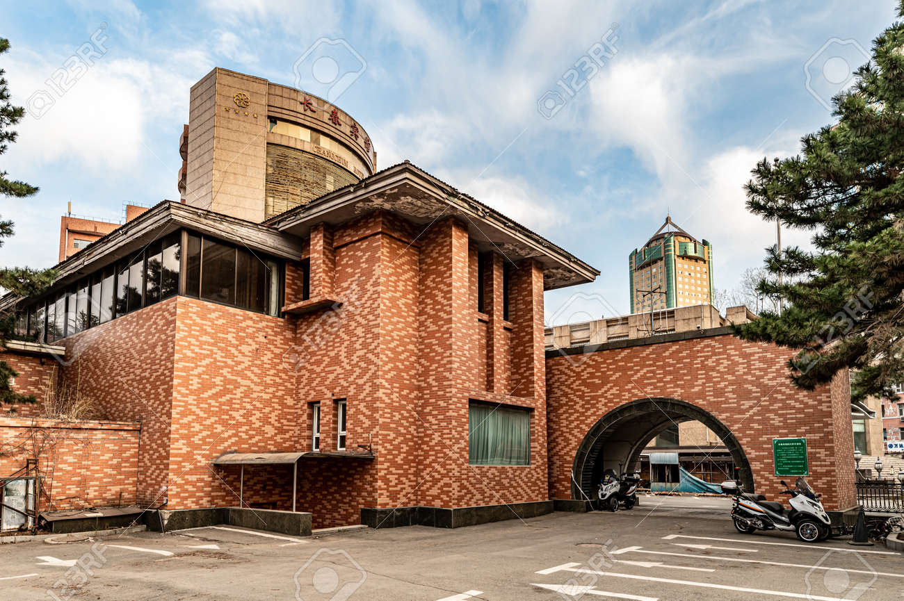 中国、長春、満洲国の人形中央銀行クラブの跡地である歴史的建造物の写真素材・画像素材 Image 168937351