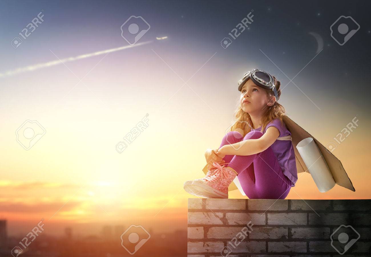 child is dressed in an astronaut costume - 42500134 child is dressed in an astronaut costume - 42500134