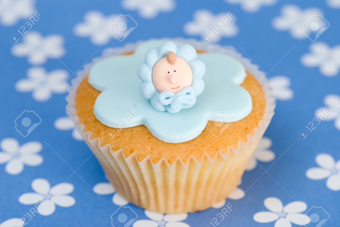 Celebration Du Gateau De Bebe De Naissance Ou De Bapteme Garcons Banque D Images Et Photos Libres De Droits Image