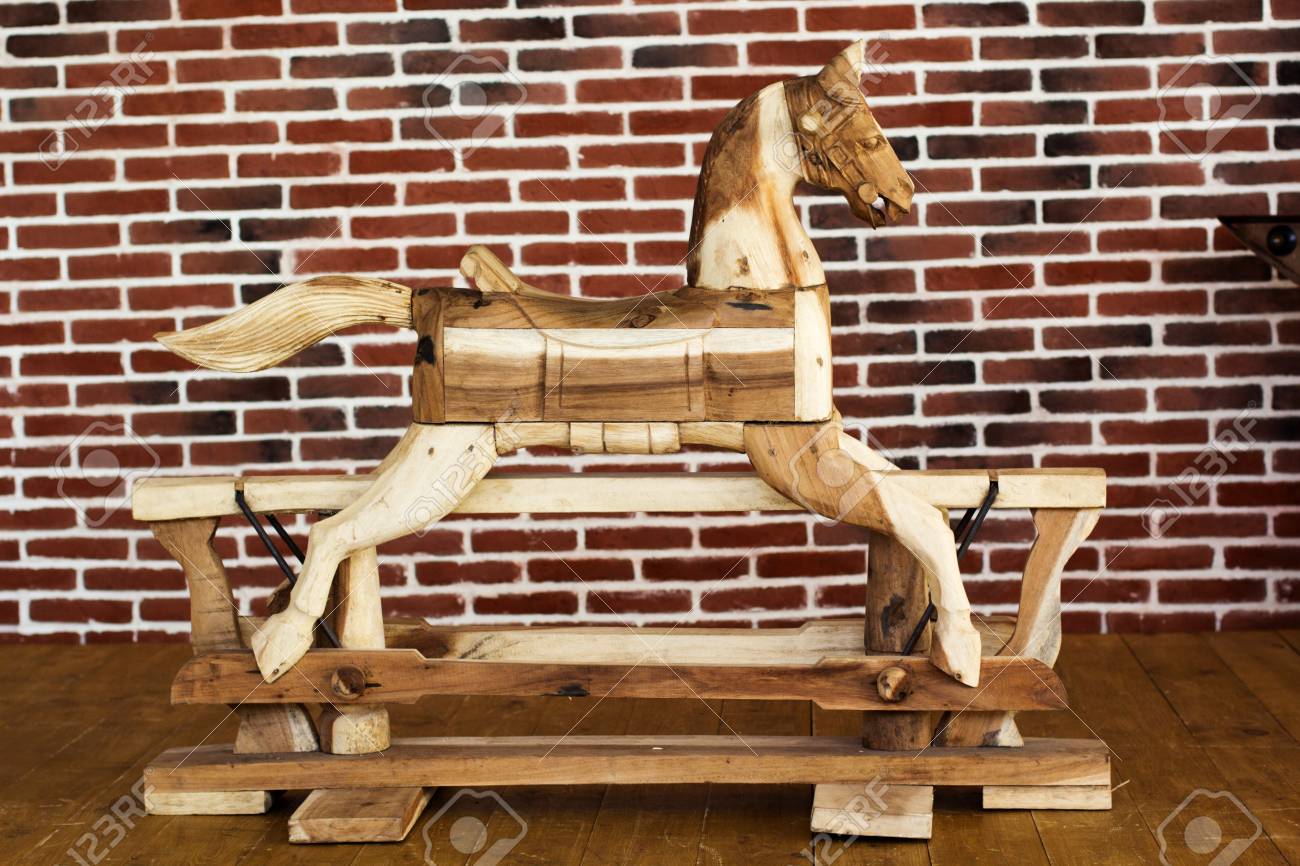 vieux cheval a bascule