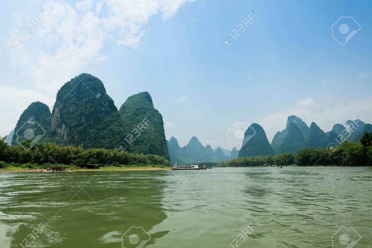 中国桂林風景 美しいカルスト地形の景観 の写真素材 画像素材 Image