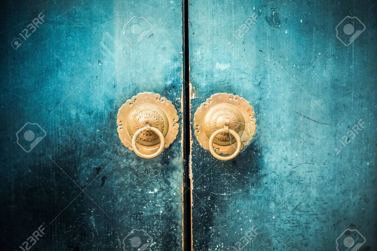 Old Wooden Door And Antique Oriental Knocker Stock Photo, Picture old wooden door and antique oriental knocker Stock Photo - 48409995 - Old Wooden Door And Antique Oriental Knocker Stock Photo, Picture