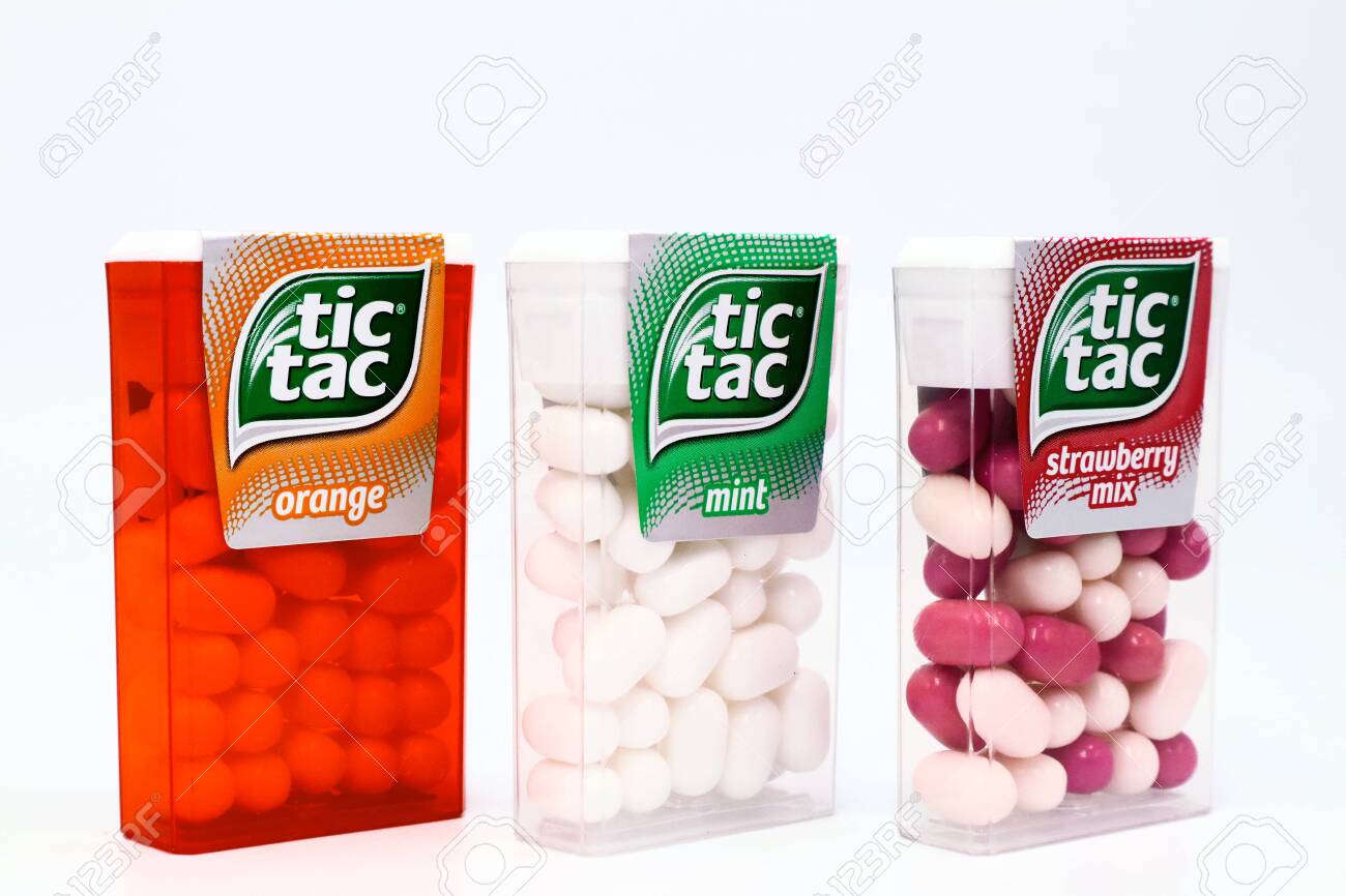 Italy A December 26 19 Tic Tac Mint Orange And Strawberry Mix Candies Tic Tac Is A Brand Of Ferrero の写真素材 画像素材 Image
