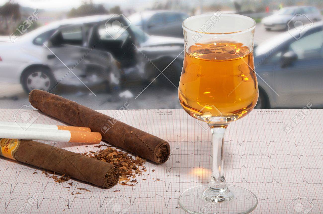 Les Causes De Nombreuses Maladies Les Medicaments Tabac L Alcool Les Cigarettes Banque D Images Et Photos Libres De Droits Image Les Causes De Nombreuses Maladies Les Medicaments Tabac L Alcool Les Cigarettes Banque D Images Et Photos Libres De Droits Image