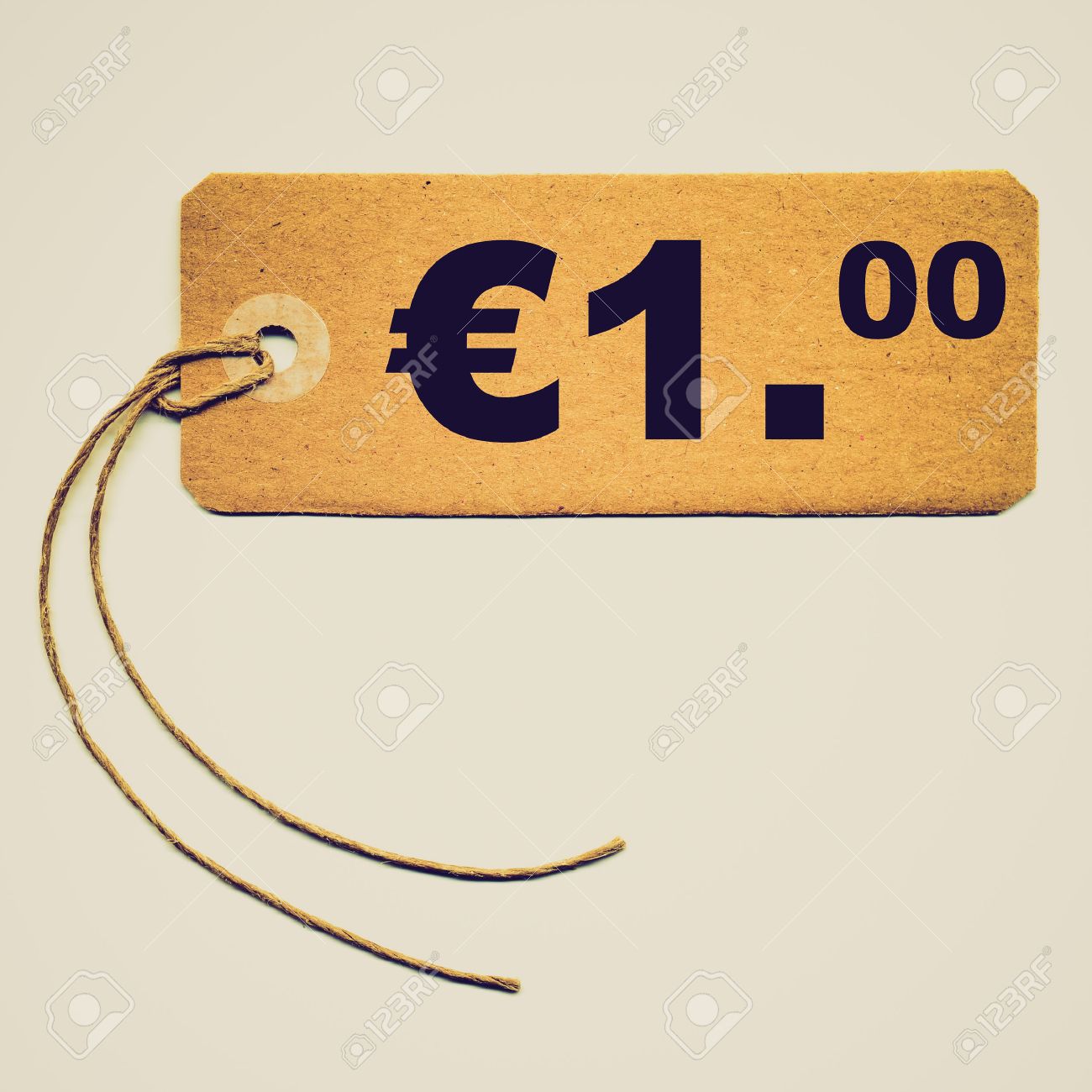 ヴィンテージ白 - 1 ユーロで分離された文字列と値札を見ての写真素材・画像素材 Image 27611005