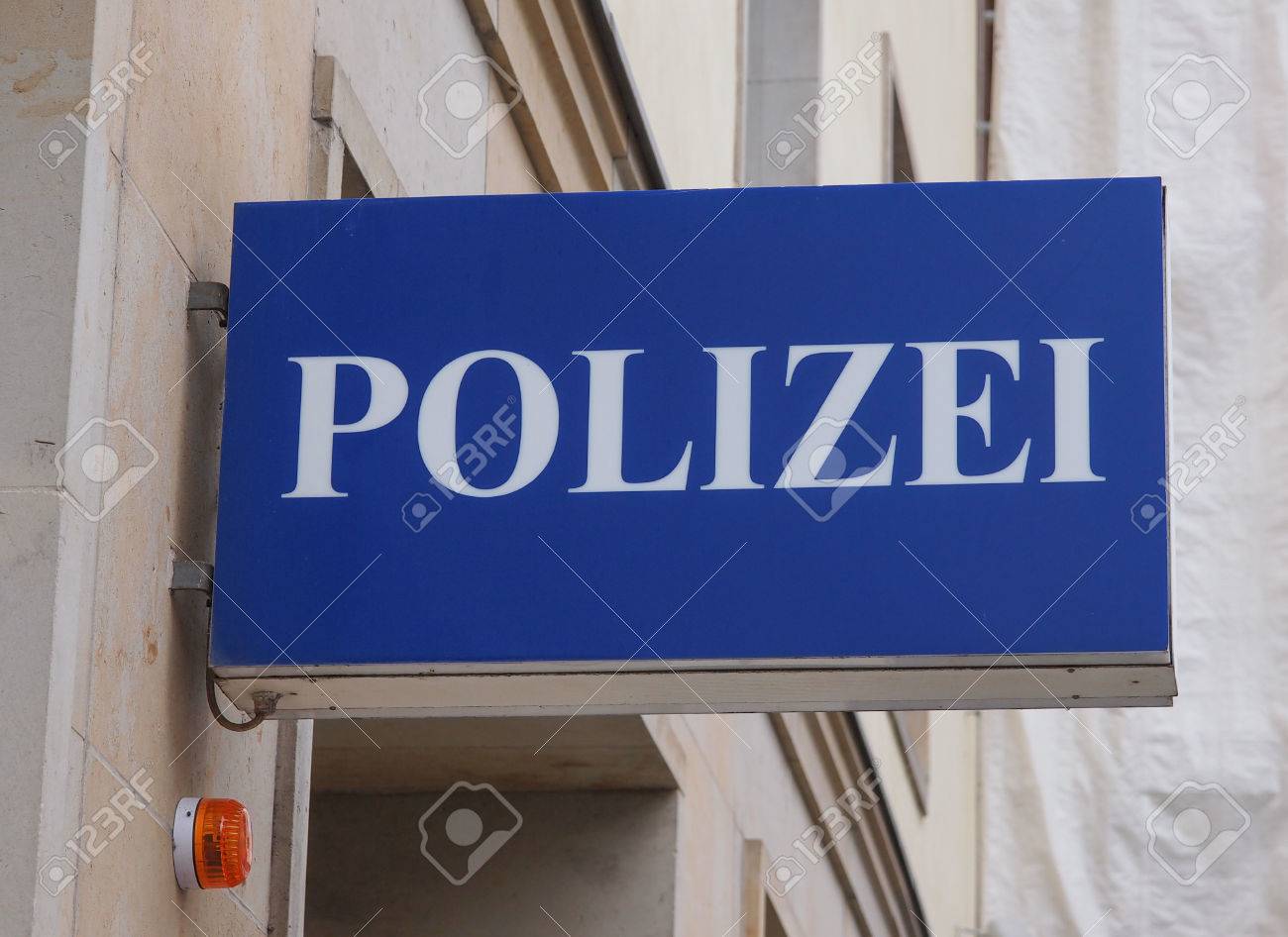 ドイツの警察を意味 Polizei 記号 の写真素材 画像素材 Image ドイツの警察を意味 Polizei 記号 の写真素材 画像素材 Image