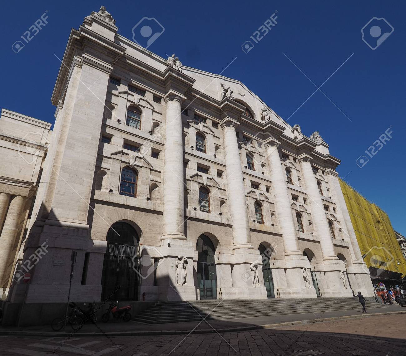 Di MilánEn Bolsa Piazza Milanoque De Cuadrado Borsa Significa Affari MilánItalia pqUzMLVGS