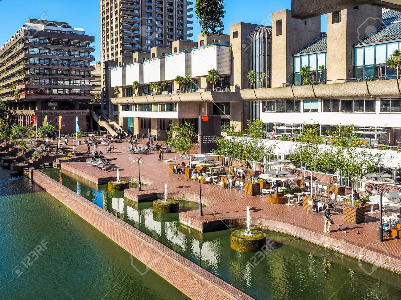 ロンドン イギリス 15 年 9 月 28 日 バービカン センター象徴的な新しい Brutalist アーキテクチャ Hdr の写真素材 画像素材 Image ロンドン イギリス 15 年 9 月 28 日 バービカン センター象徴的な新しい Brutalist アーキテクチャ Hdr の写真素材 画像素材 Image