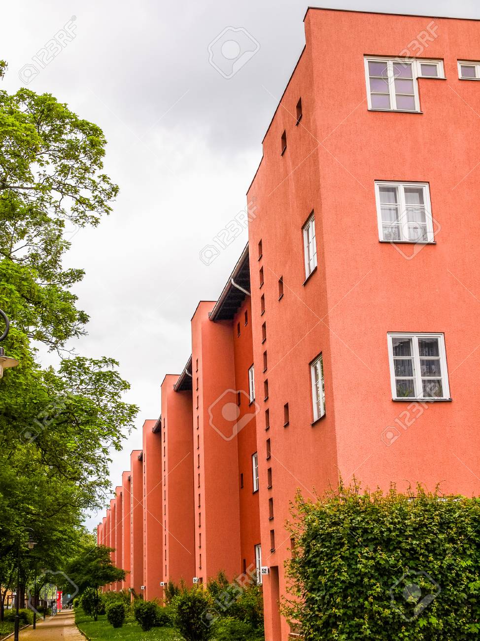 ベルリン ドイツ 14 年 5 月 11 日 Hufeisensiedlung 意味ホースシュー団地 別名 Grosssiedlung ブリッツはブルーノ タウトが設計 1925 年にマーティン Wagner は初期モダニズム Hdr の代表作 の写真素材 画像素材 Image