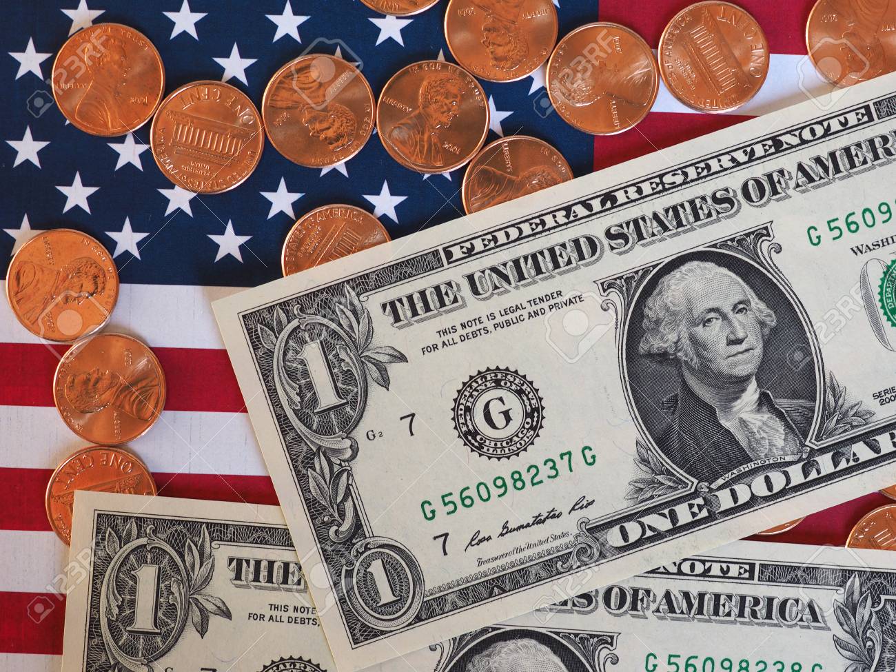 1 달러 지폐와 1 센트 동전 (미국 달러) 통화 미국 돈을 통해 돈을 로열티 무료 사진, 그림, 이미지 그리고 스톡포토그래피.  Image 70113155