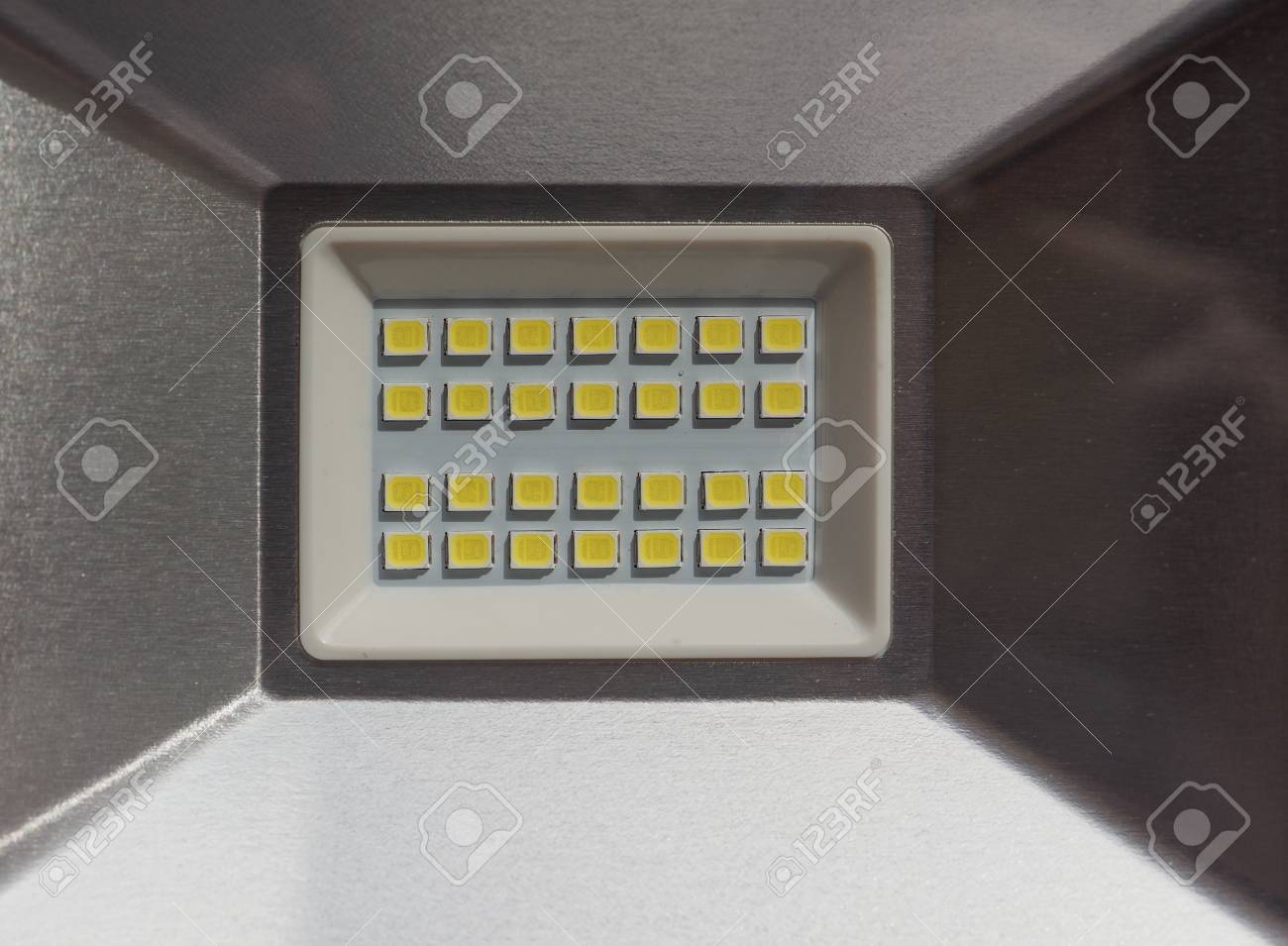 un proyector de lampara led diodo emisor de luz