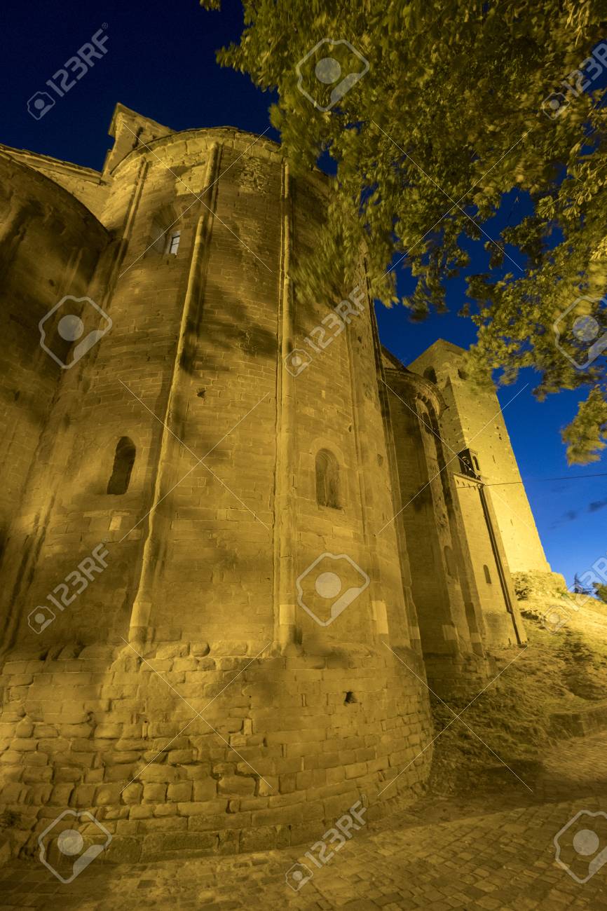 サン レーオ フォルリ チェゼーナ エミリア ロマーニャ州 イタリア で夕日 夜 教会の歴史的な町 の写真素材 画像素材 Image サン レーオ フォルリ チェゼーナ エミリア ロマーニャ州 イタリア で夕日 夜 教会の歴史的な町 の写真素材 画像素材 Image