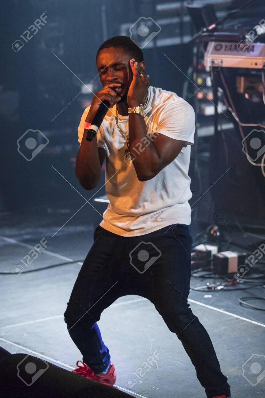 アムステルダム オランダ 16 年 7 月 1 日 サポートの紳士および文化の一部と世界音楽祭のルーツ アムステルダムの Melkweg で Ky マニ マーリーのレゲエ歌手のコンサートの前にクリストファー マーティンと法律 の写真素材 画像素材 Image