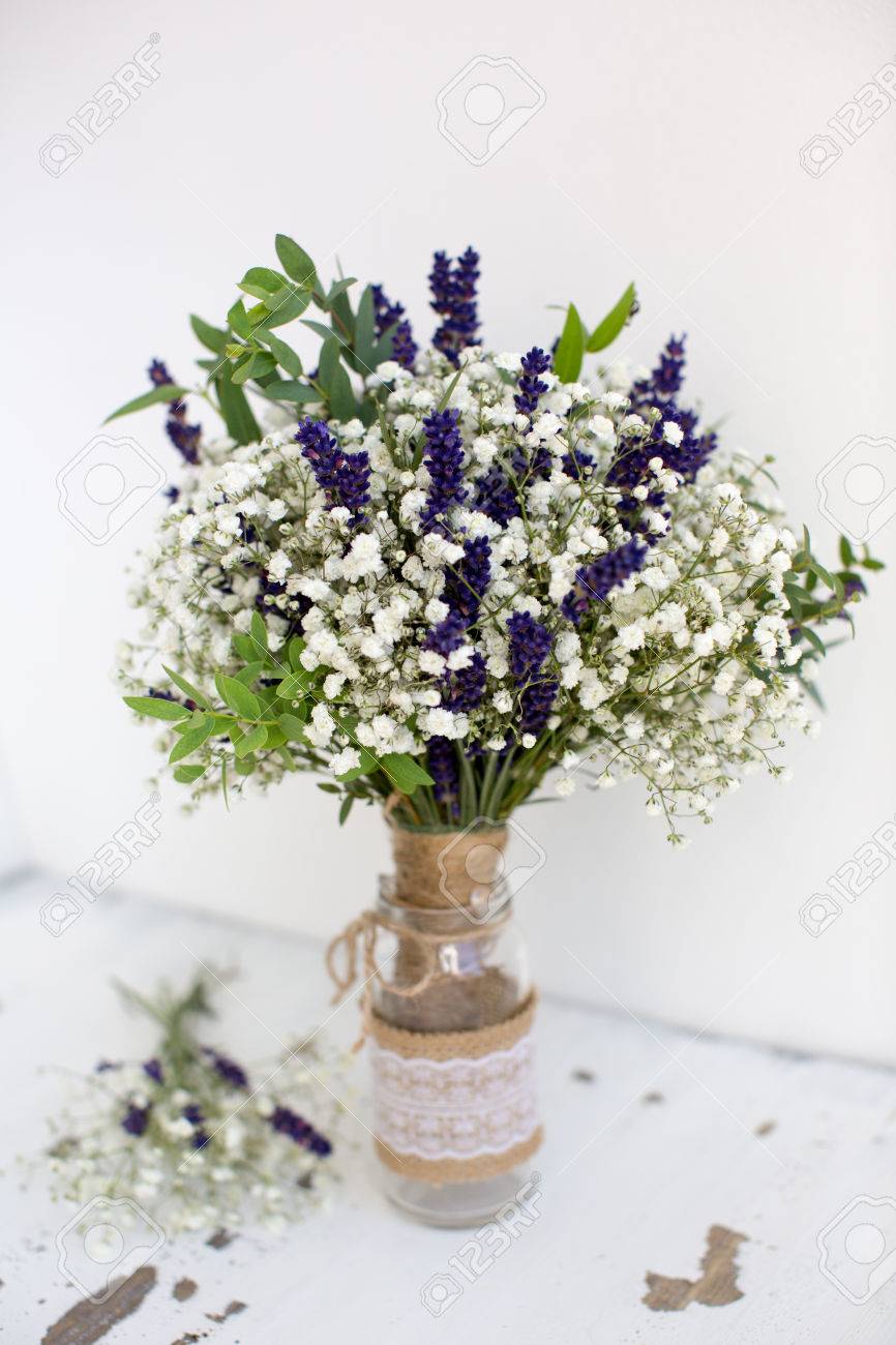 Bouquet Odorant De Haleine De Bebe A L Eucalyptus Et A La Lavande Dans Un Bol En Verre Banque D Images Et Photos Libres De Droits Image Bouquet Odorant De Haleine De Bebe A L Eucalyptus Et A La Lavande Dans Un Bol En Verre Banque D Images Et Photos Libres De Droits Image