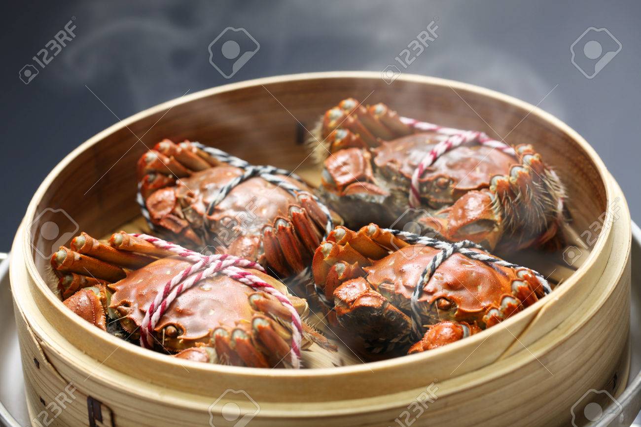 Fumante Shanghai Granchi Pelosi In Piroscafo Di Bambù, Cucina Cinese ... Fumante Shanghai Granchi Pelosi In Piroscafo Di Bambù, Cucina Cinese ...
