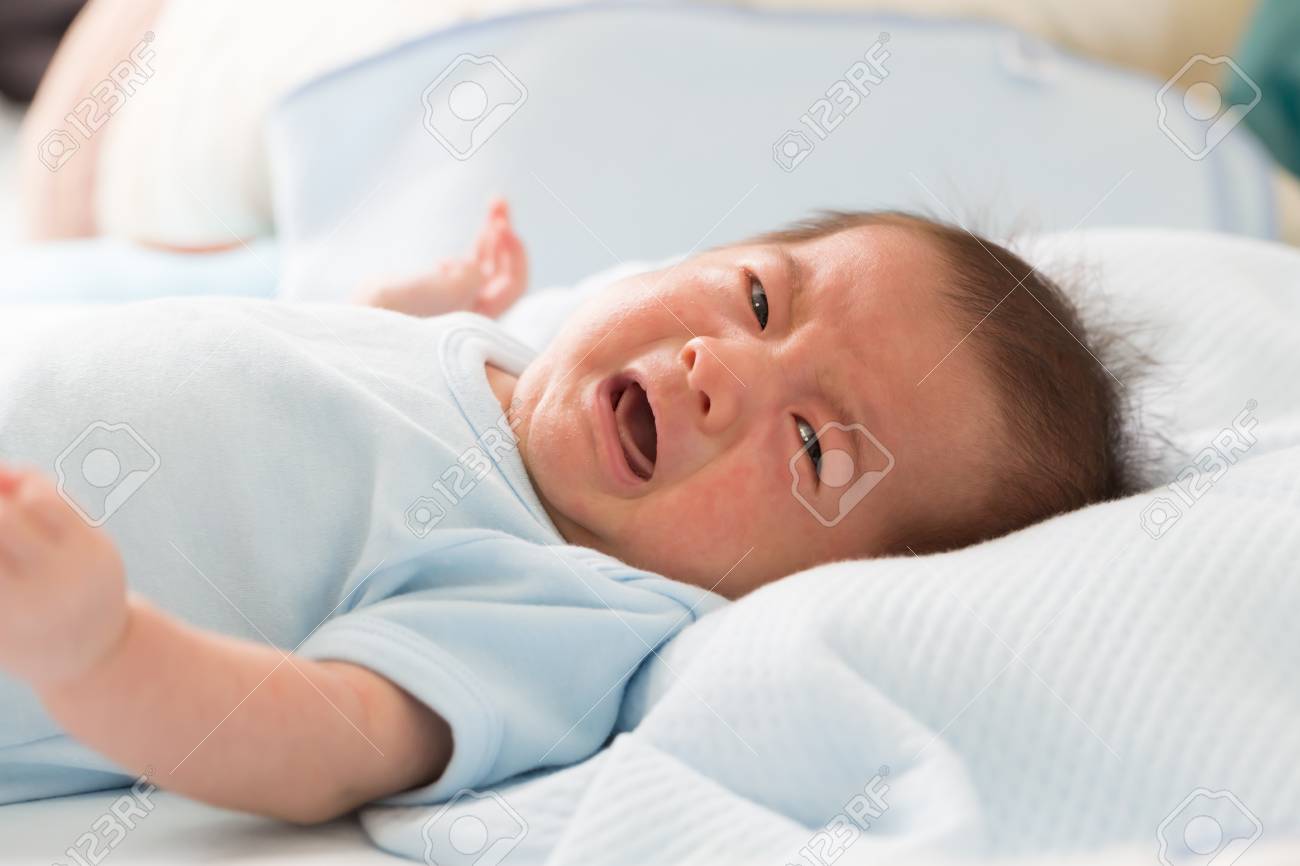 Baby is crying be colic symptoms - 88530211 Baby is crying be colic symptoms - 88530211