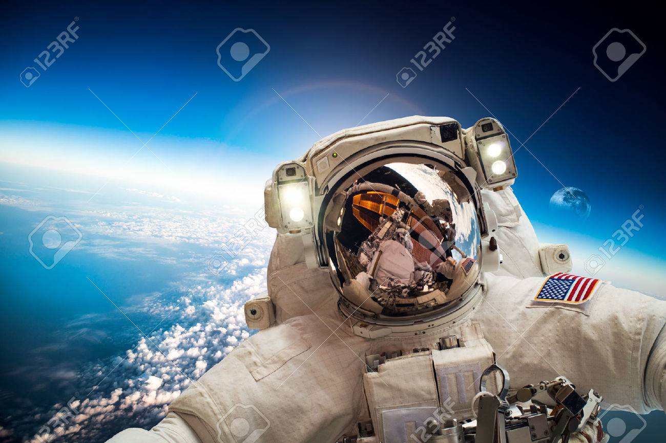 背景には 地球の宇宙空間で宇宙飛行士 Nasa から提供されたこのイメージの要素です の写真素材 画像素材 Image 背景には 地球の宇宙空間で宇宙飛行士 Nasa から提供されたこのイメージの要素です の写真素材 画像素材 Image