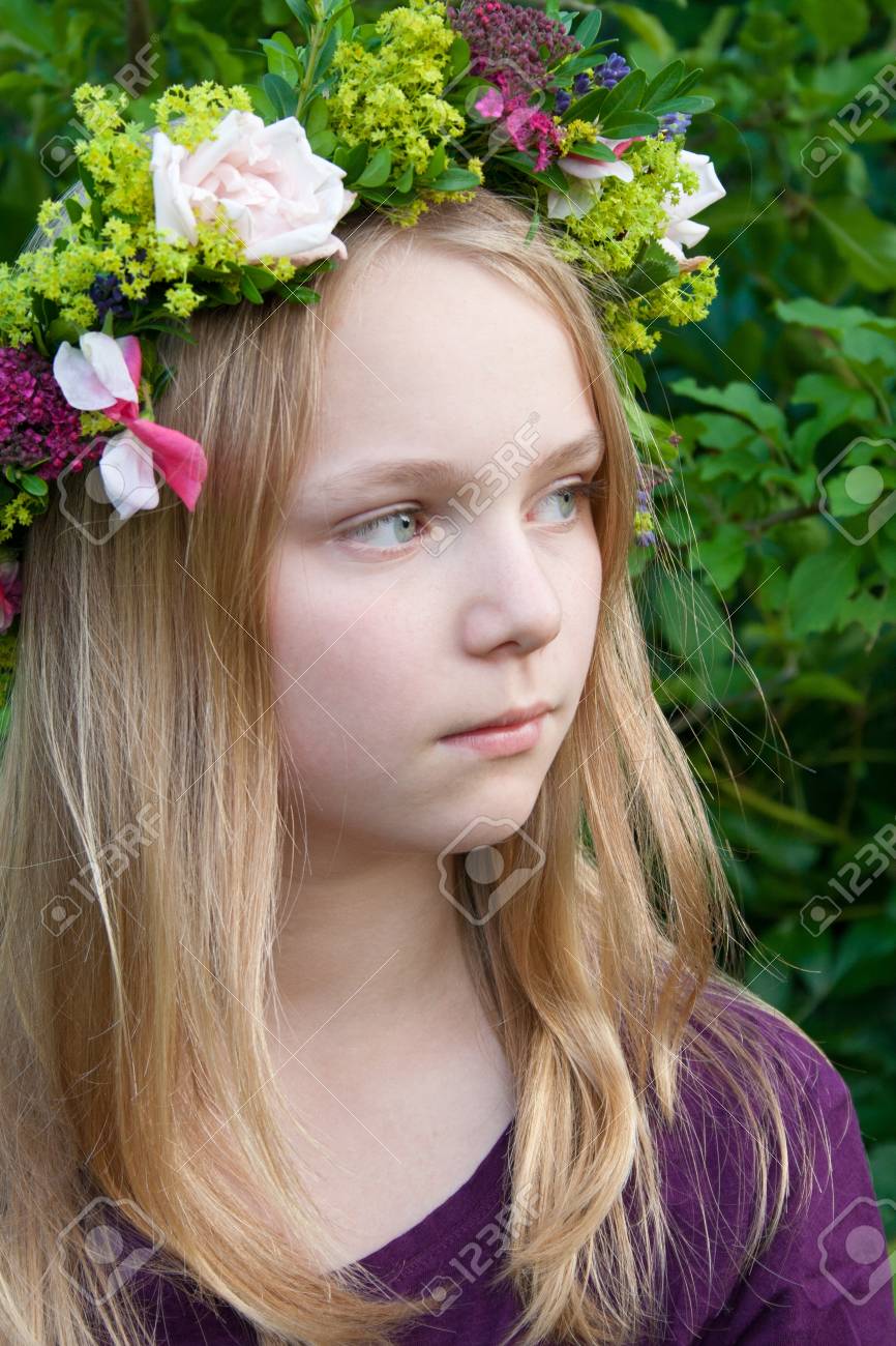 花かざりの少女 の写真素材 画像素材 Image 花かざりの少女 の写真素材 画像素材 Image
