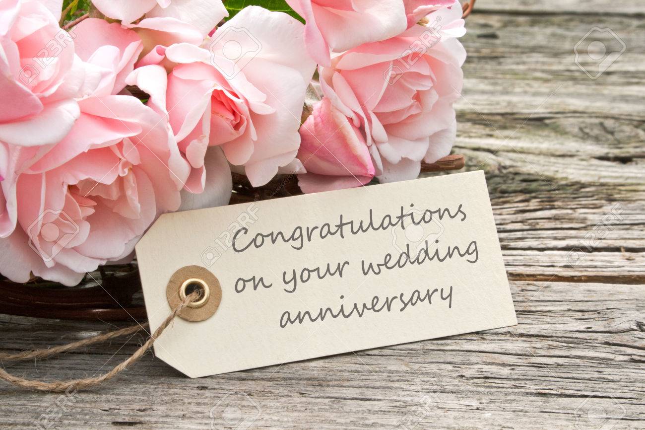 Roses Roses Et Carte A Anniversaire De Mariage Banque D Images Et Photos Libres De Droits Image