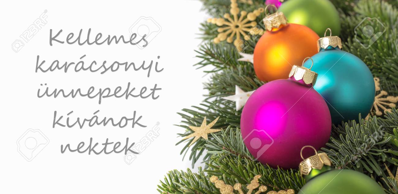 Carte De Noel Avec Des Boules De Noel Hongrois Branches De Sapin Etoiles D Or Et Le Texte Joyeux Noel Et Une Bonne Annee Banque D Images Et Photos Libres De Droits Image