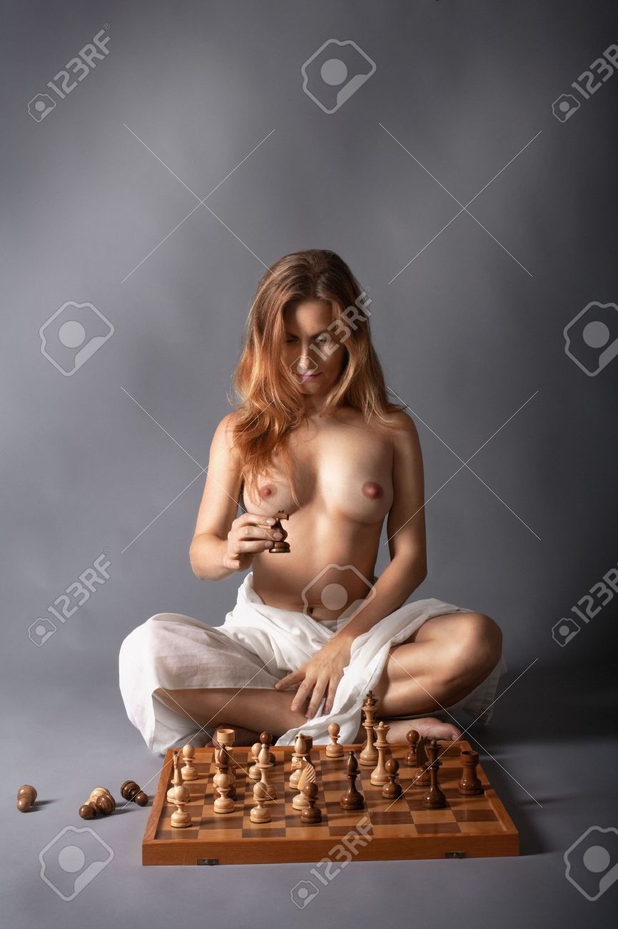 sexy-women-chess-players-nude