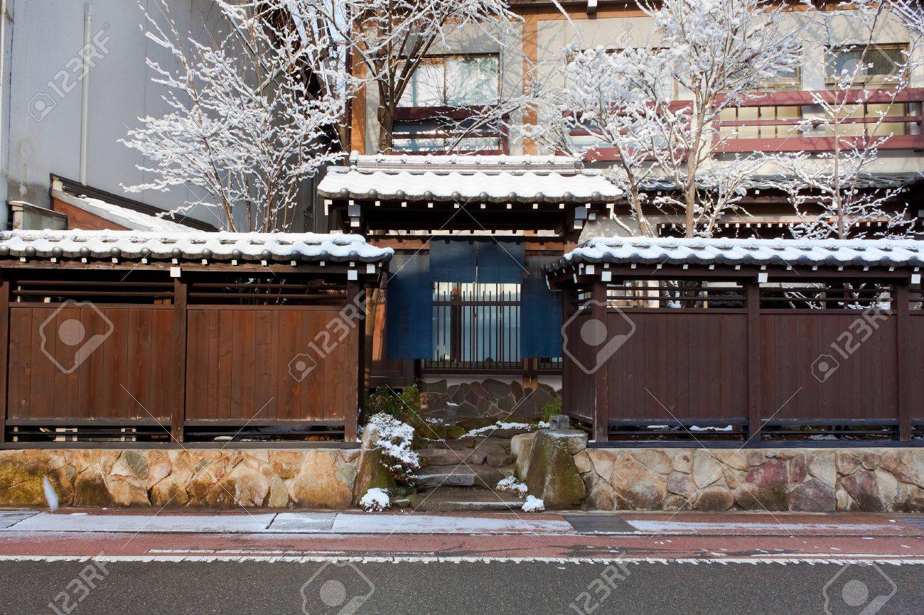 日本の家の門 の写真素材 画像素材 Image