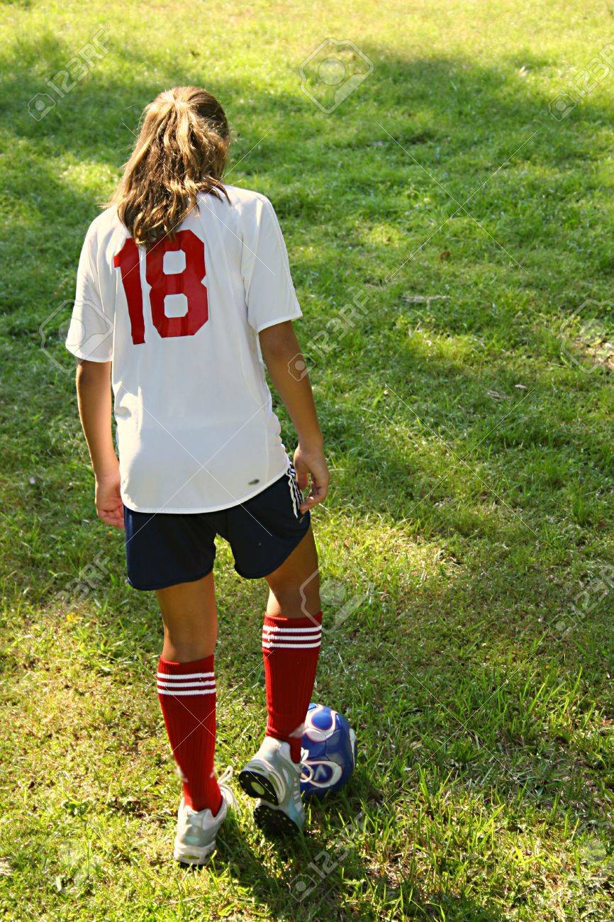 Nette Junge Mädchen Die So Gerne Fußball Spielen Nette Junge Mädchen Die So Gerne Fußball Spielen