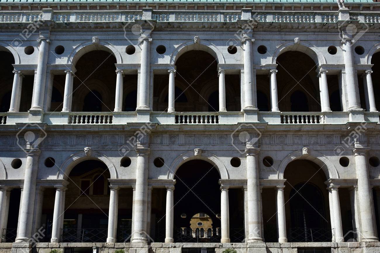Detalle De La Basílica Palladiana Logia Con Arcos De Medio Punto Columnas Y Arquitrabes Conoce Como Serliana Una Perfecta Muestra De Arquitectura Renacentista Tardío En Italia Fotos Retratos Imágenes Y Fotografía De