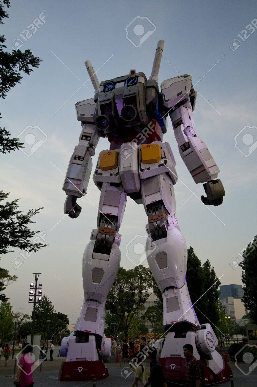 お台場ダイバー都市東京で機動戦士ガンダム像 の写真素材 画像素材 Image